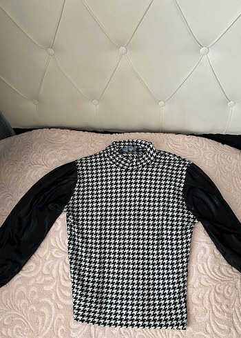 Düğmeli Siyah Gri Kazayağı Desenli Bluz - Görsel 2