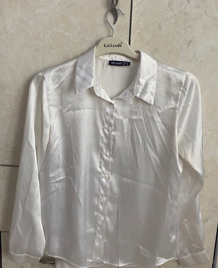 Düğmeli Beyaz Saten Kadın Gömlek - Görsel 2