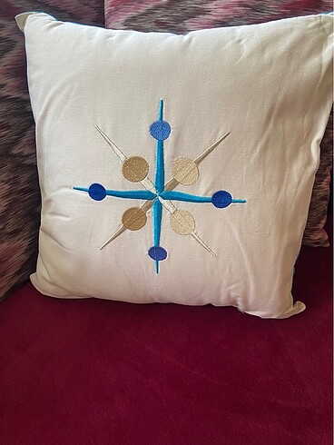 Zara Home Kırlent nakışlı