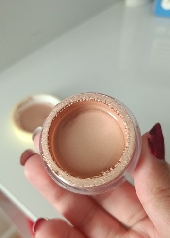 Pastel Sarı Toz Makyaj Ürünü - Görsel 4