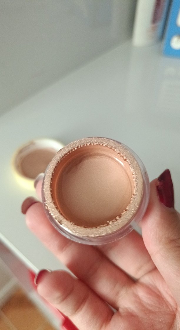 Pastel Sarı Toz Makyaj Ürünü - Görsel 4