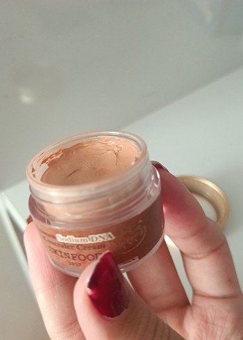 Bej Renkli Parlak Kapatıcı ve Aydınlatıcı - Görsel 4