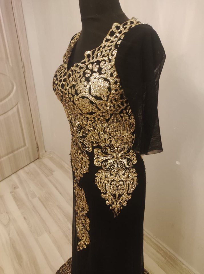 Altın İşlemeli Uzun Kadın Kına Elbisesi - Görsel 3