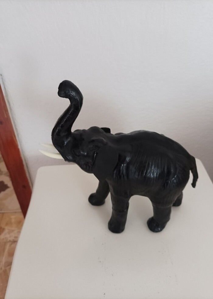 3 adet deri kaplama şans filleri  - Görsel 3