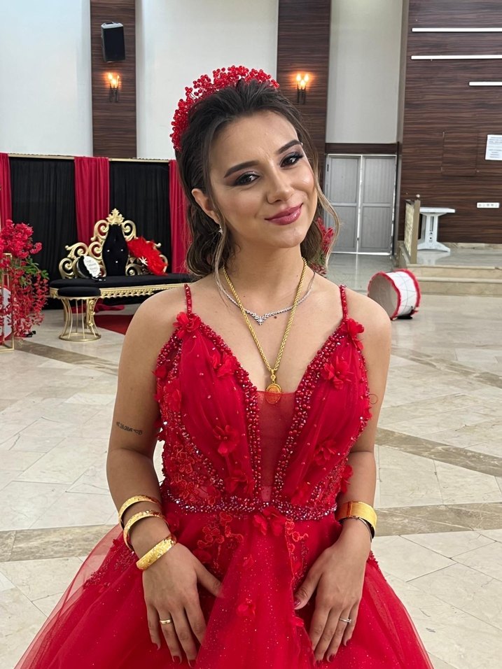 Kırmızı İşlemeli ince askılı kına Elbisesi - Görsel 3