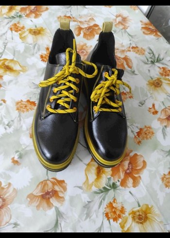bayan Sarı Bağcıklı Siyah Sokak Stili Ayakkabı 39 numara - Görsel 4