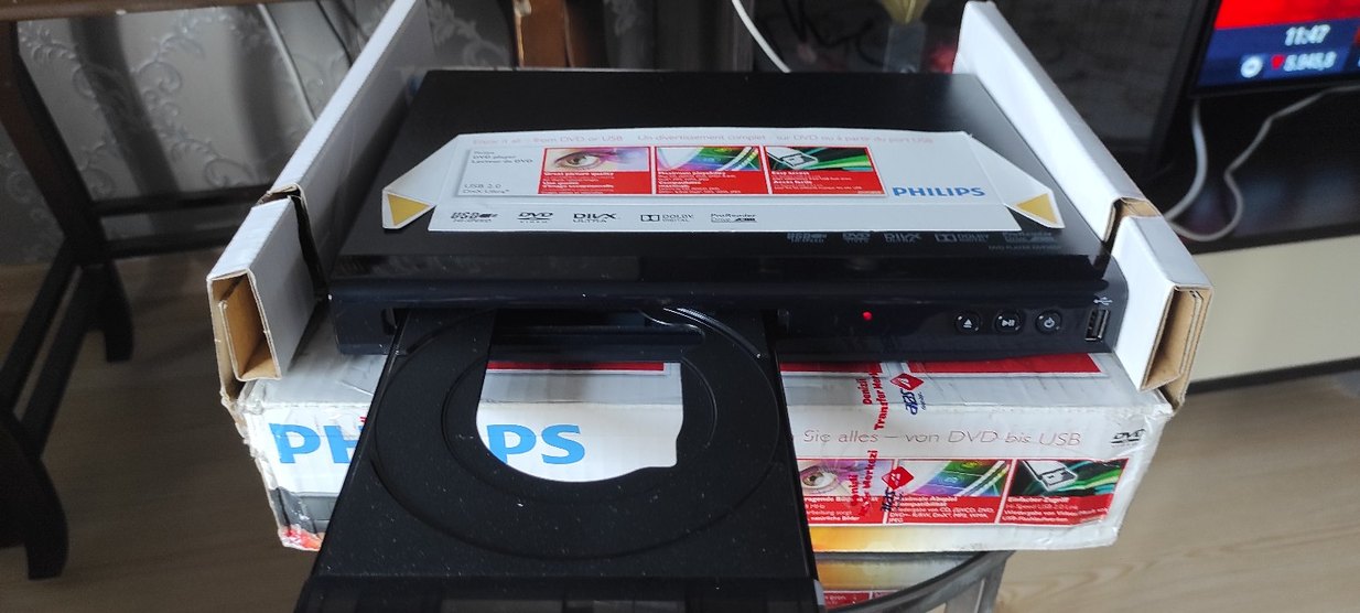 Koyu Kırmızı Philips DVD-Player - Görsel 3