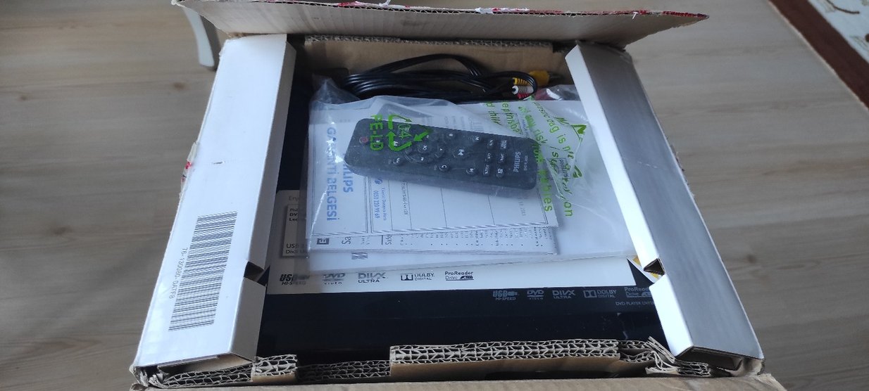 Koyu Kırmızı Philips DVD-Player - Görsel 2