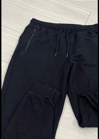 Erkek Siyah Fermuarlı Kısa Paça Eşofman - Görsel 3