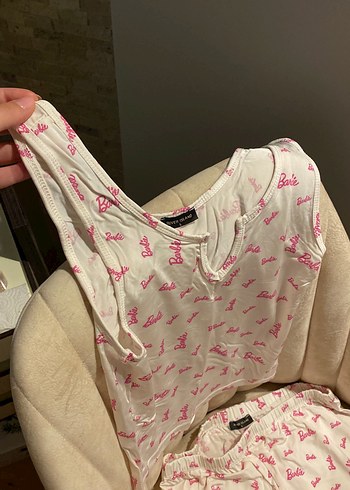 Pembe Barbie Desenli Kısa Kadın Pijama Takımı - Görsel 4