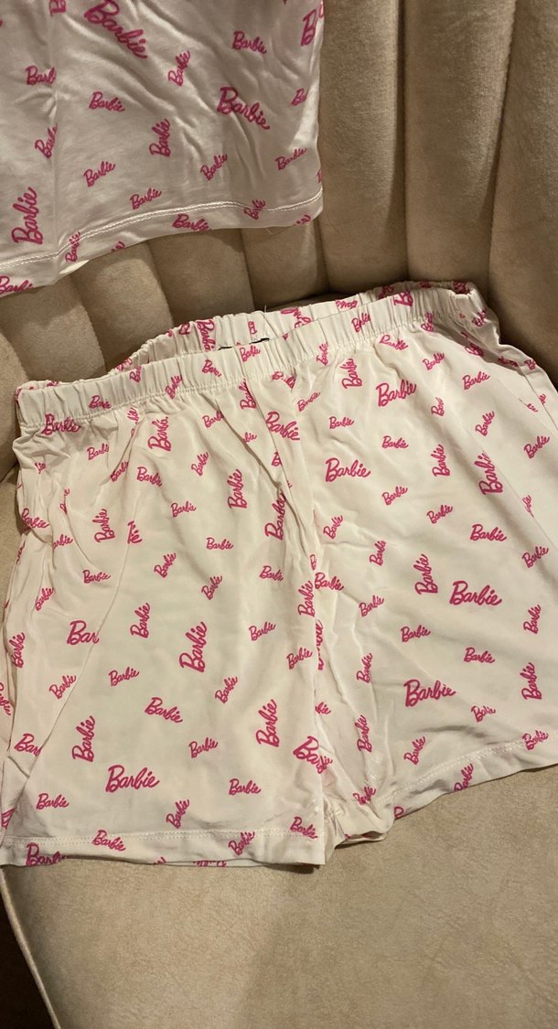 Pembe Barbie Desenli Kısa Kadın Pijama Takımı - Görsel 2