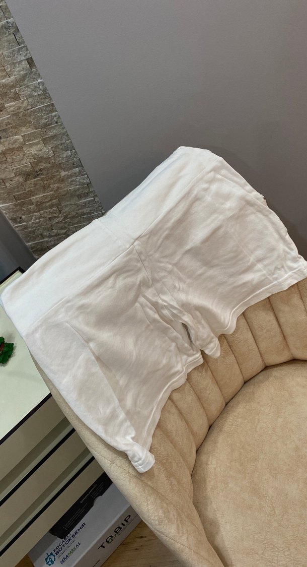 Beyaz Keten düşük bel Mini Şort - Görsel 3