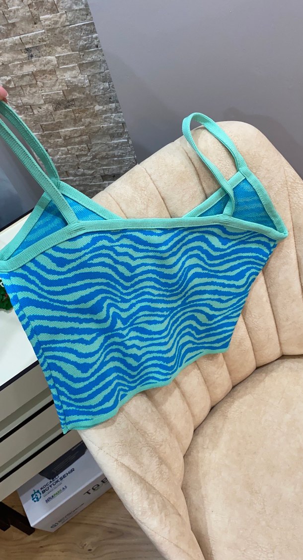 Mavi V Yaka Örgü crop - Görsel 2