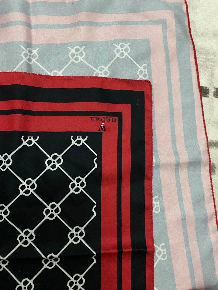 Kırmızı Siyah Desenli Kadın eşarp - Görsel 2