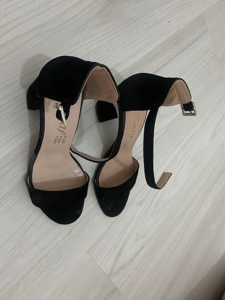 Siyah Tek Bantlı Süet Topuklu Ayakkabı - Görsel 2