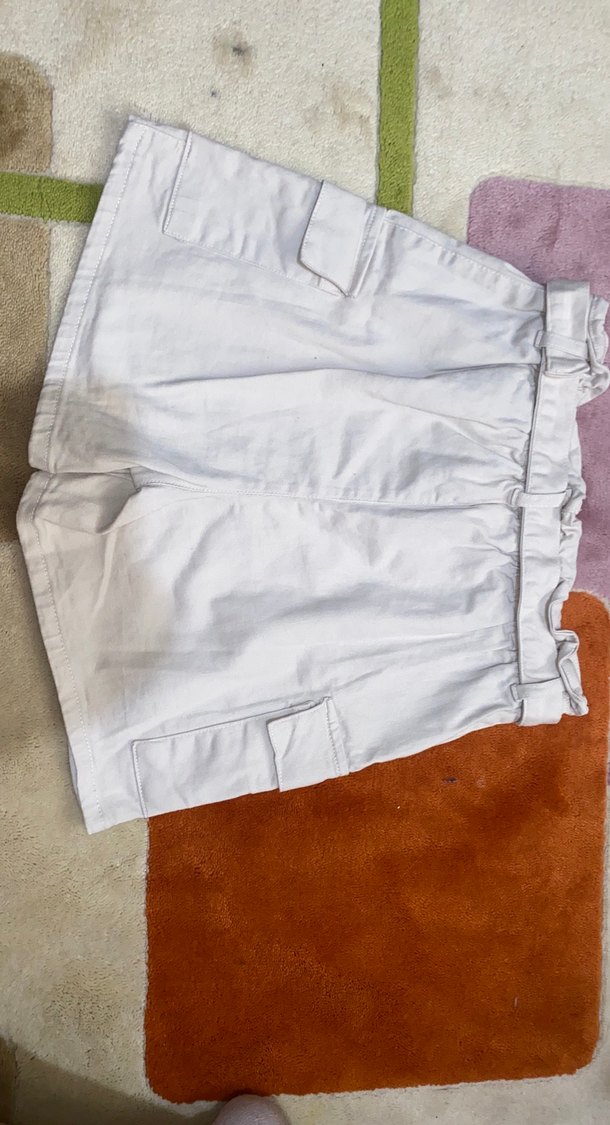 Kadın bej kemerli şort - Görsel 2