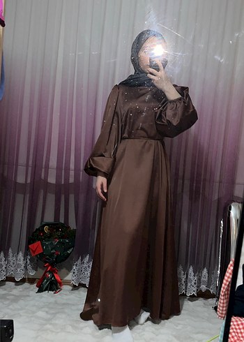 Kahverengi Uzun Kollu Saten Elbise - Görsel 3