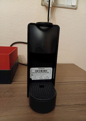 Nespresso C30 Essenza Mini Kapsüllü Kahve Makinesi - Görsel 3