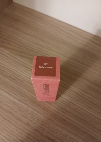 Benefit Cosmetics Mat Tint Likit Ruj - Görsel 2