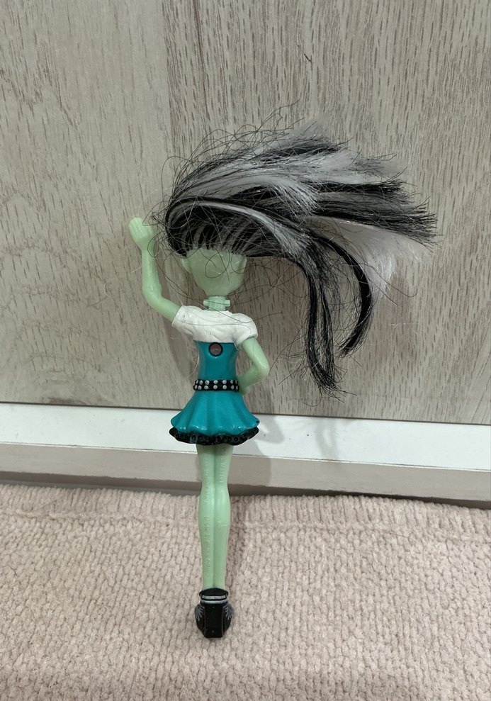 monster high frankie figur - Görsel 2