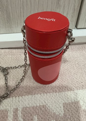 Benefit Zincir li ruj cantasi benetint - Görsel 2