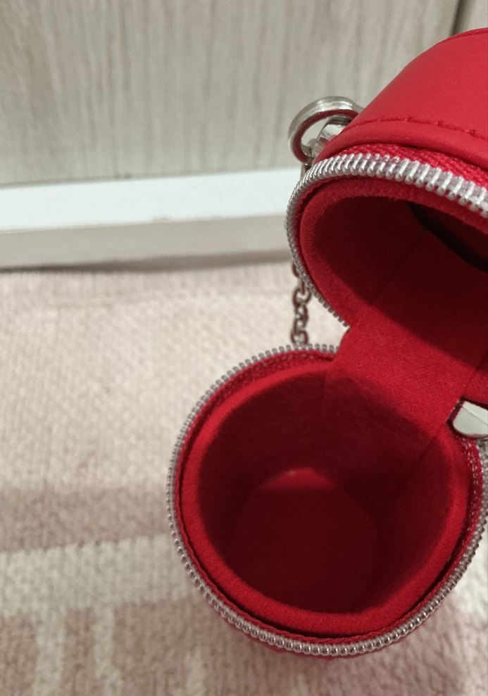 Benefit Zincir li ruj cantasi benetint - Görsel 5