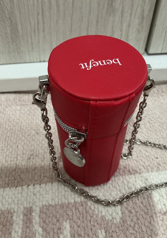 Benefit Zincir li ruj cantasi benetint - Görsel 3