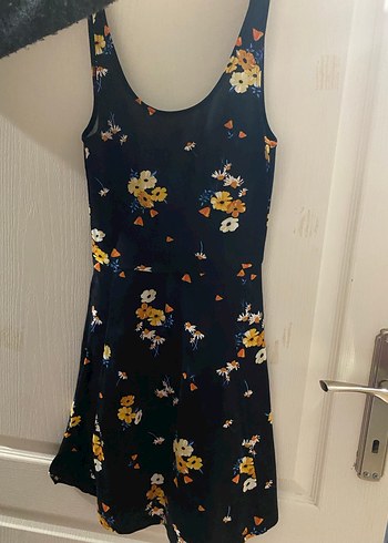 Çiçek Desenli Askılı elbise - Görsel 2