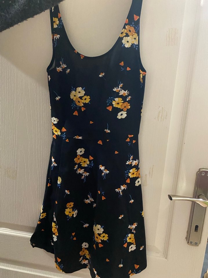 Çiçek Desenli Askılı elbise - Görsel 2