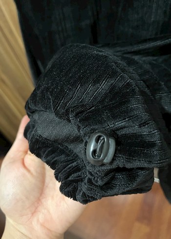 Kadın Siyah Süet Pilili Uzun Kollu kadife Kazak - Görsel 4