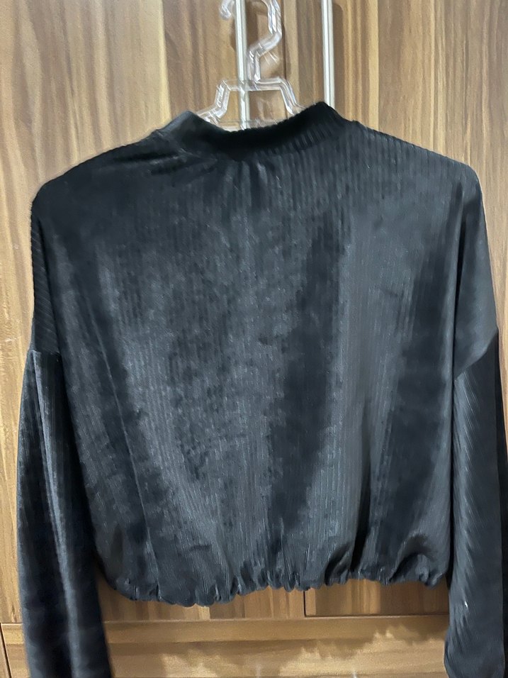 Kadın Siyah Süet Pilili Uzun Kollu kadife Kazak - Görsel 2