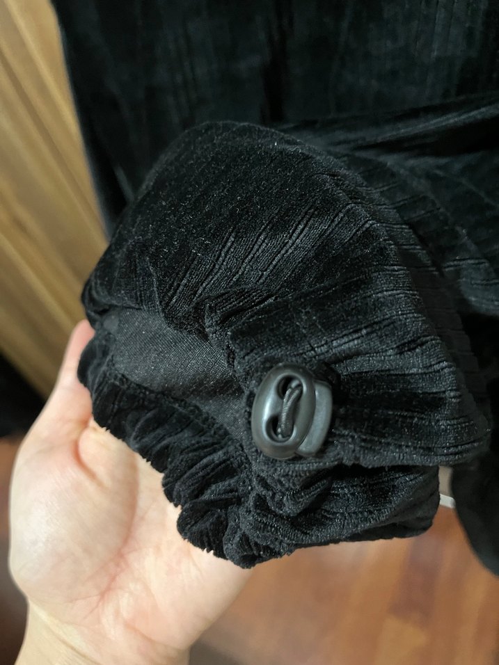 Kadın Siyah Süet Pilili Uzun Kollu kadife Kazak - Görsel 4