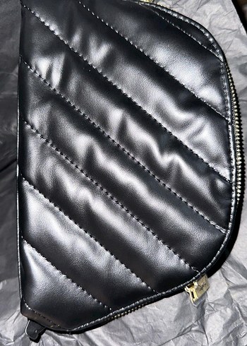 Yves Saint Laurent Siyah Parlak Deri Kadın Makyaj Çantası - Görsel 7