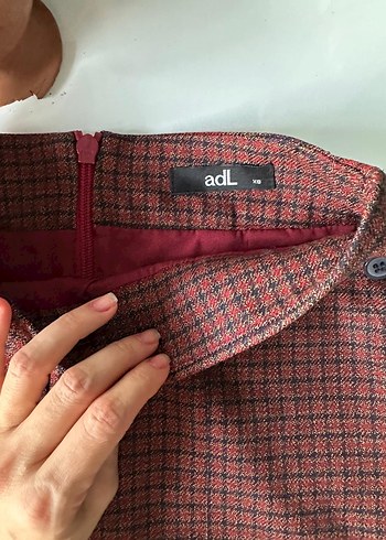 Düğmeli Kırmızı Ekose Midi Etek - Görsel 6