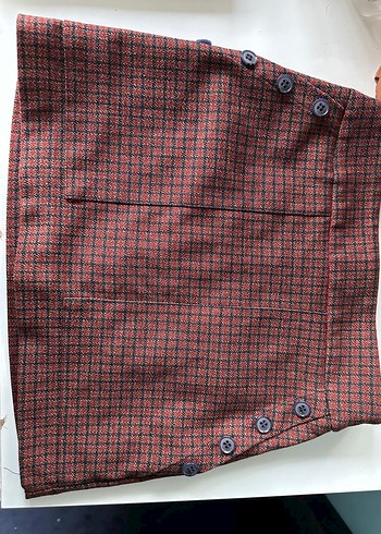 Düğmeli Kırmızı Ekose Midi Etek - Görsel 2