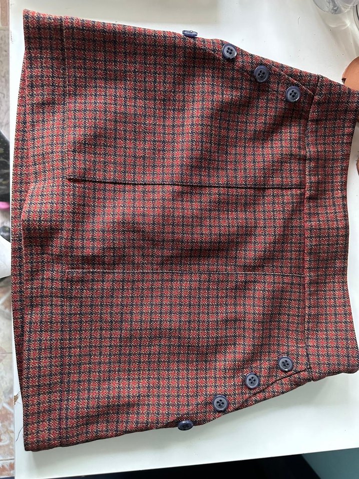 Düğmeli Kırmızı Ekose Midi Etek - Görsel 3