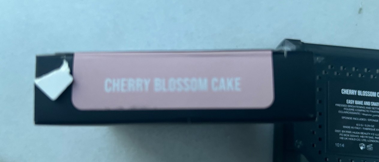 HUDABEAUTY EASY BAKE AND SNATCH cherry blossom cake - Görsel 3
