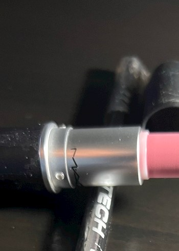 MAC powder kiss sultriness Pembe Ruj - Görsel 4