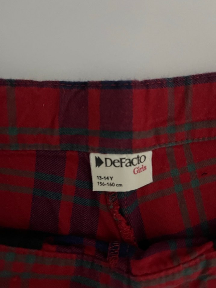 Düğmeli Kırmızı Midi  Şort - Görsel 2