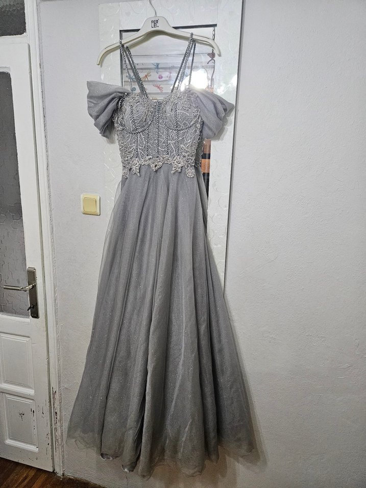 Gri İşlemeli Nişan Elbisesi - Görsel 2