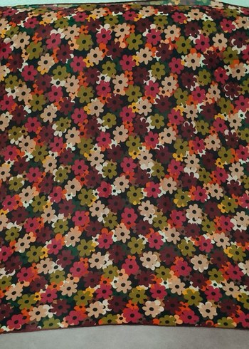 Çiçek Desenli Eşarp - Görsel 2