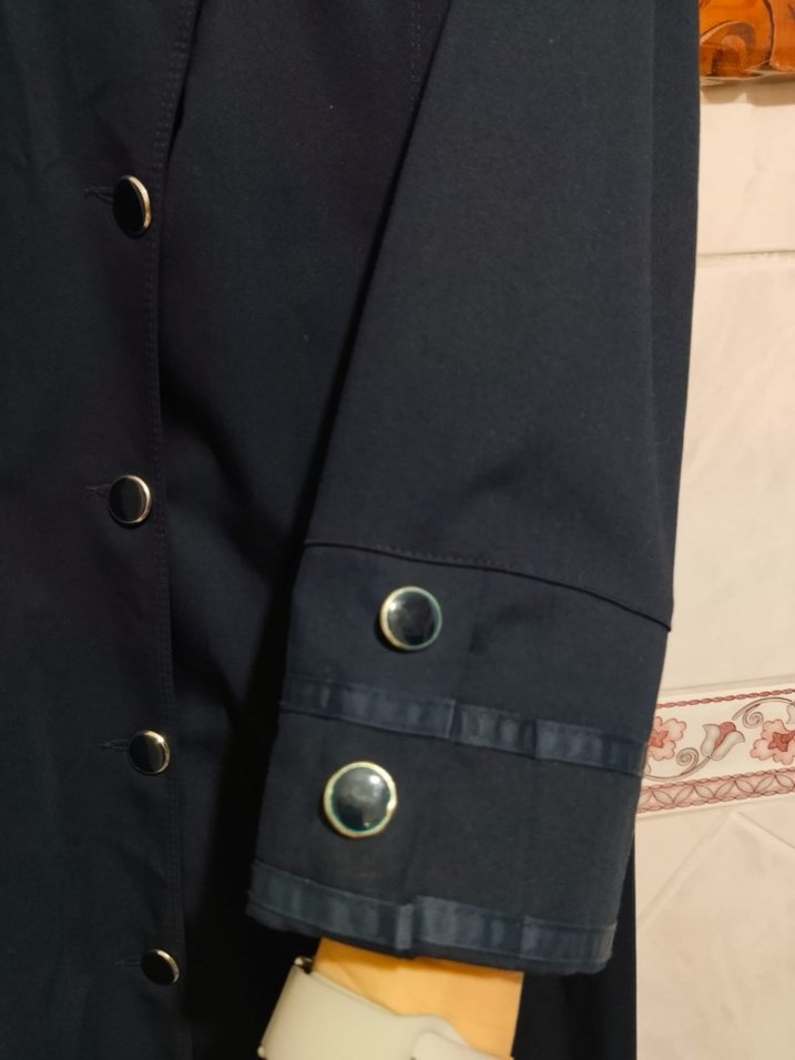 Siyah Düğmeli Uzun Goth Kadın Kaban - Görsel 3