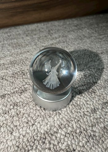 Gri Melek Figürlü Kristal Küre - Görsel 3