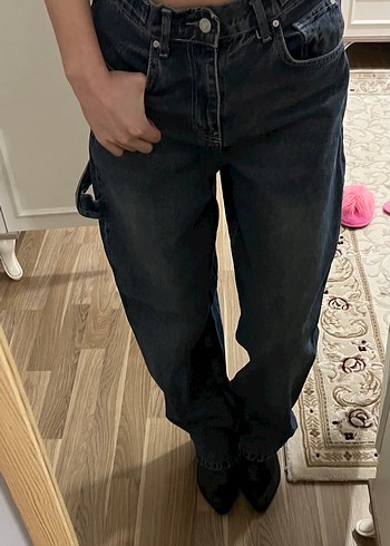 Kemer Detaylı Lacivert Bağlama Desenli Bol Kesim Kadın Jean - Görsel 3