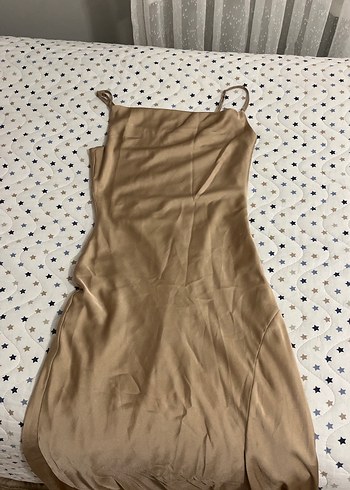 Püsküllü Camel Renkli İpek Görünümlü Uzun Elbise - Görsel 3