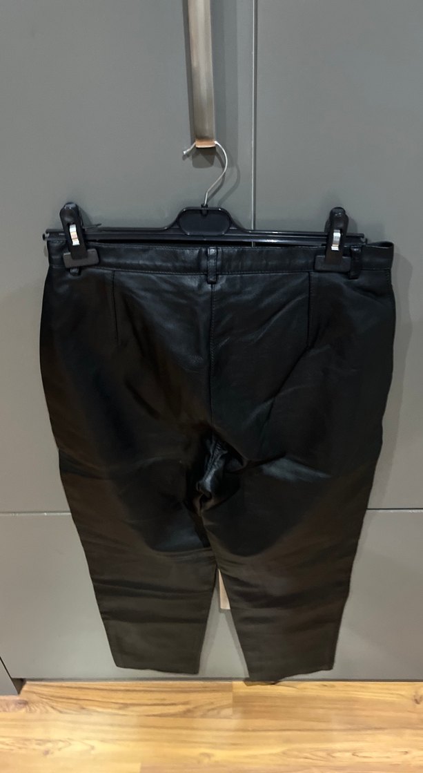 Kadın Siyah Deri Kemerli Midi Pantolon - Görsel 5