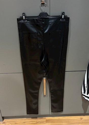 Siyah Deri Kemerli Kadın Pantolon - Görsel 5