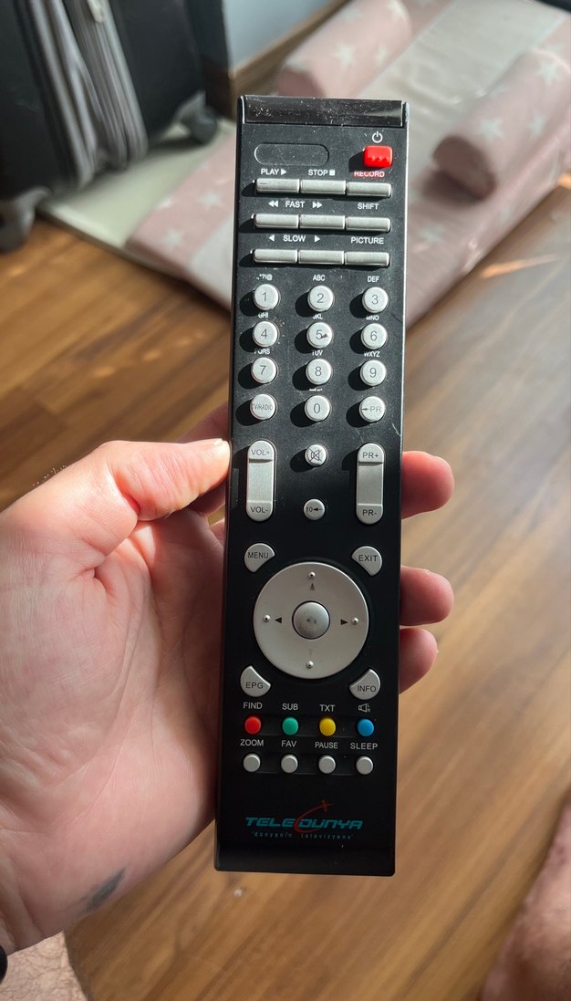 Tele Dünya Uydu Alıcısı Kumandası - Görsel 3