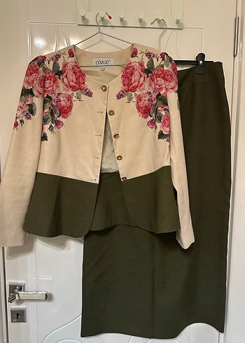 Çiçek Desenli Düğmeli Kadın Takım - Görsel 2