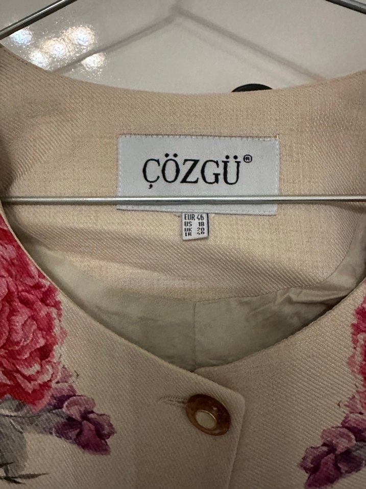 Çiçek Desenli Düğmeli Kadın Takım - Görsel 5